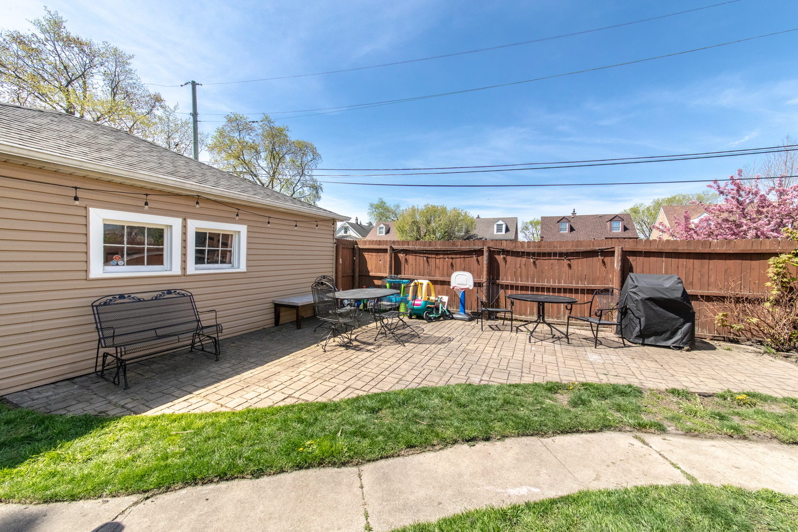 2767 W 95th Place