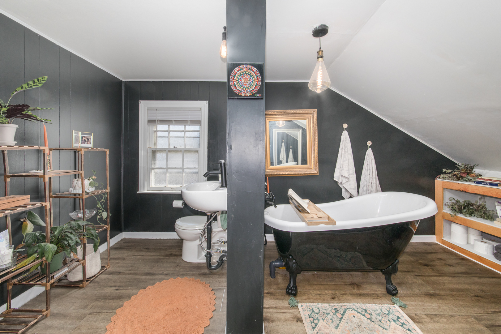 2767 W 95th Place