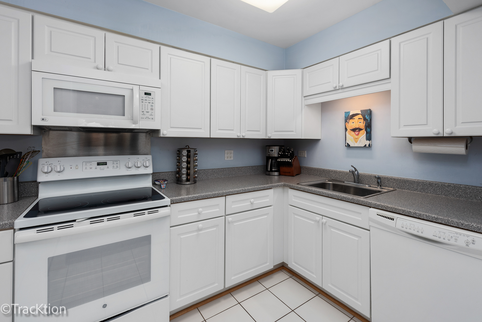 4221 SARATOGA Avenue Unit: 104A