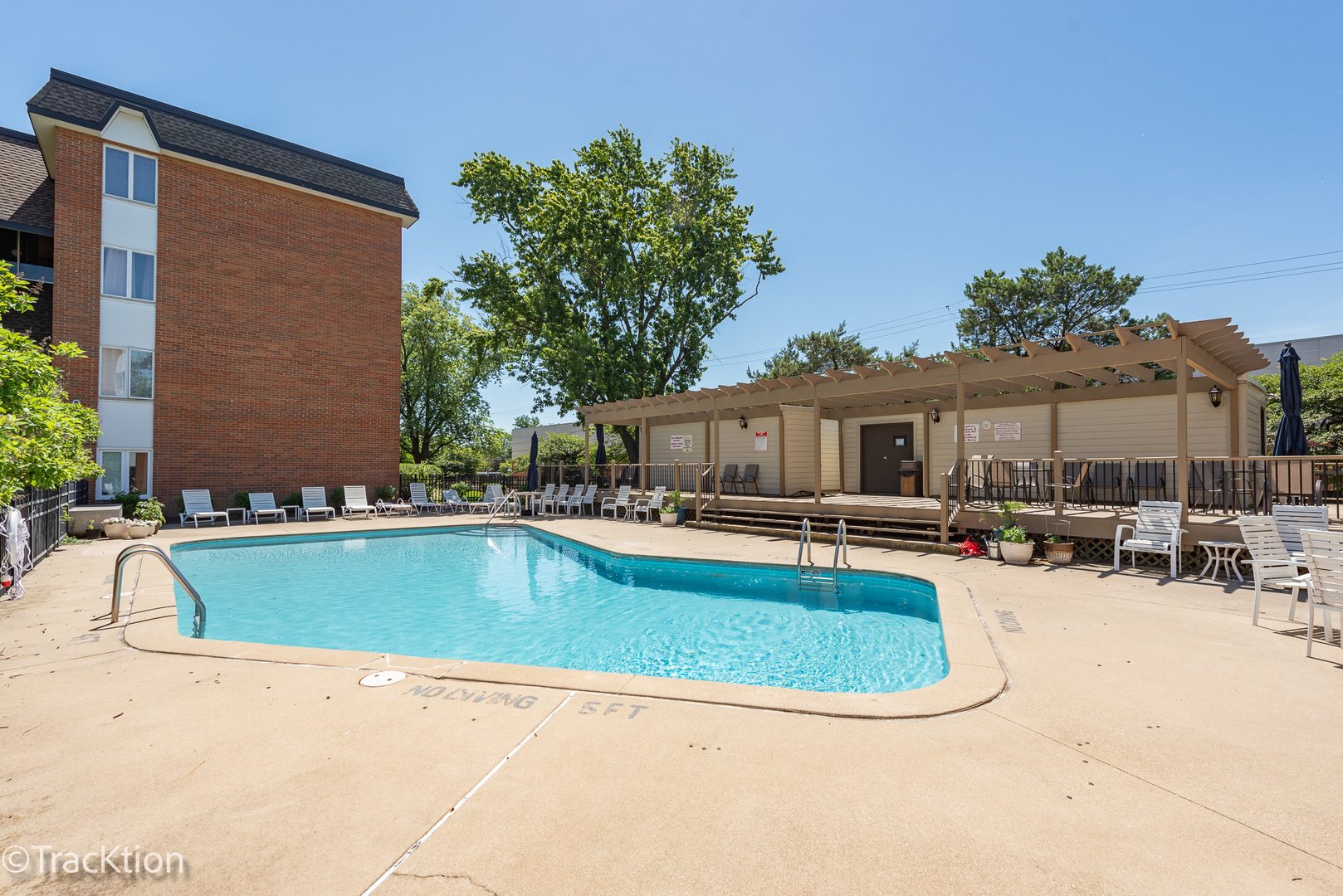 4221 SARATOGA Avenue Unit: 104A