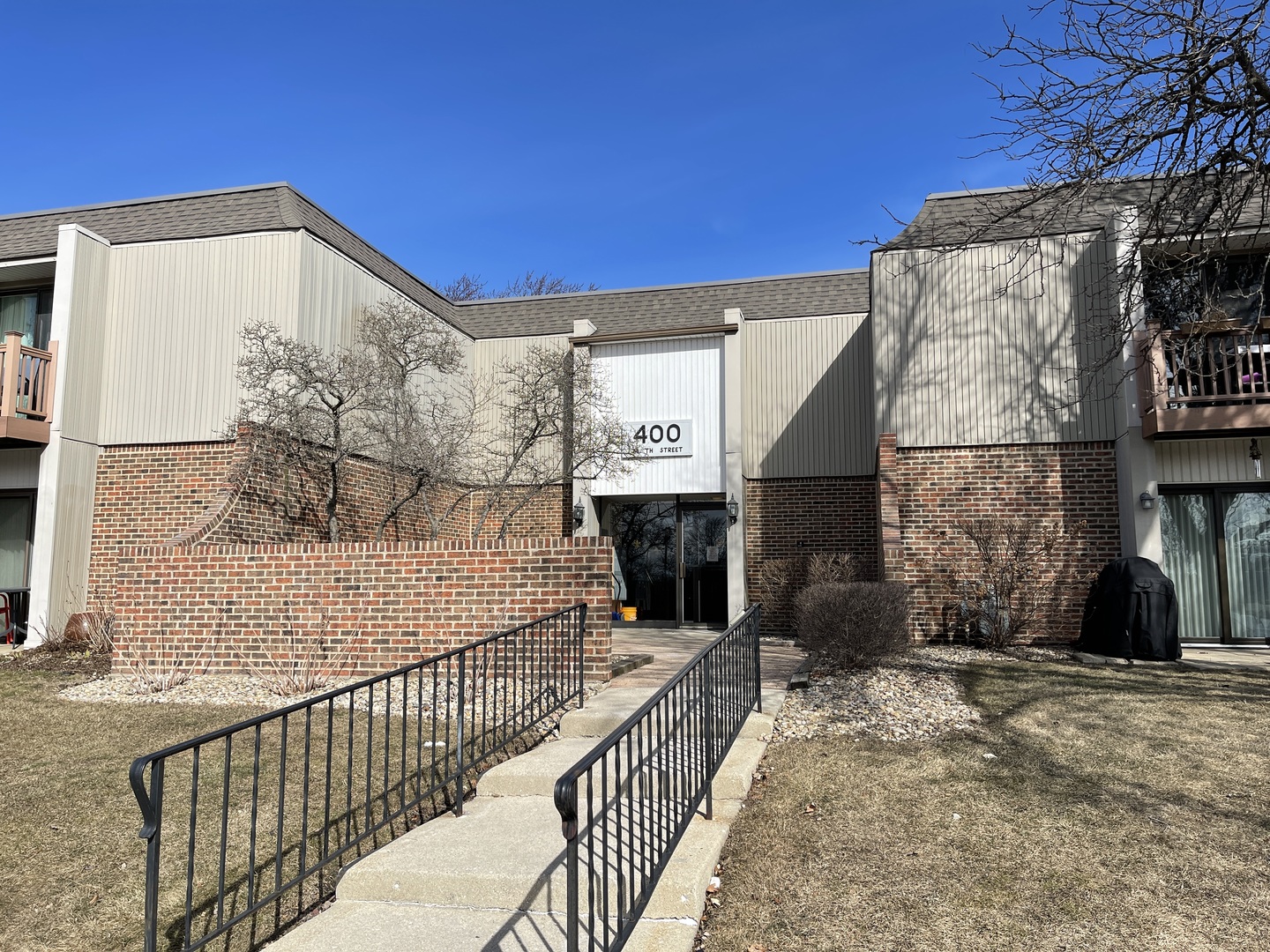 400 74th Street Unit: V-203