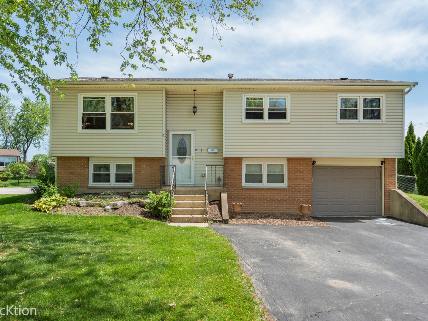 1 Highland Court
