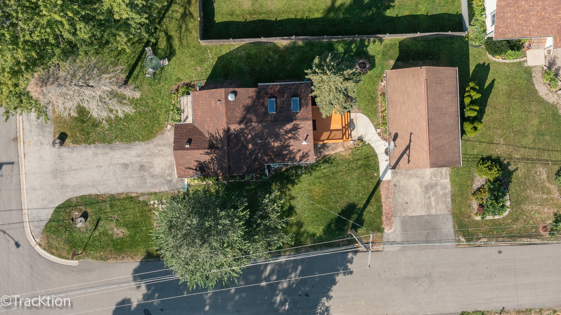 407 E Lake Avenue