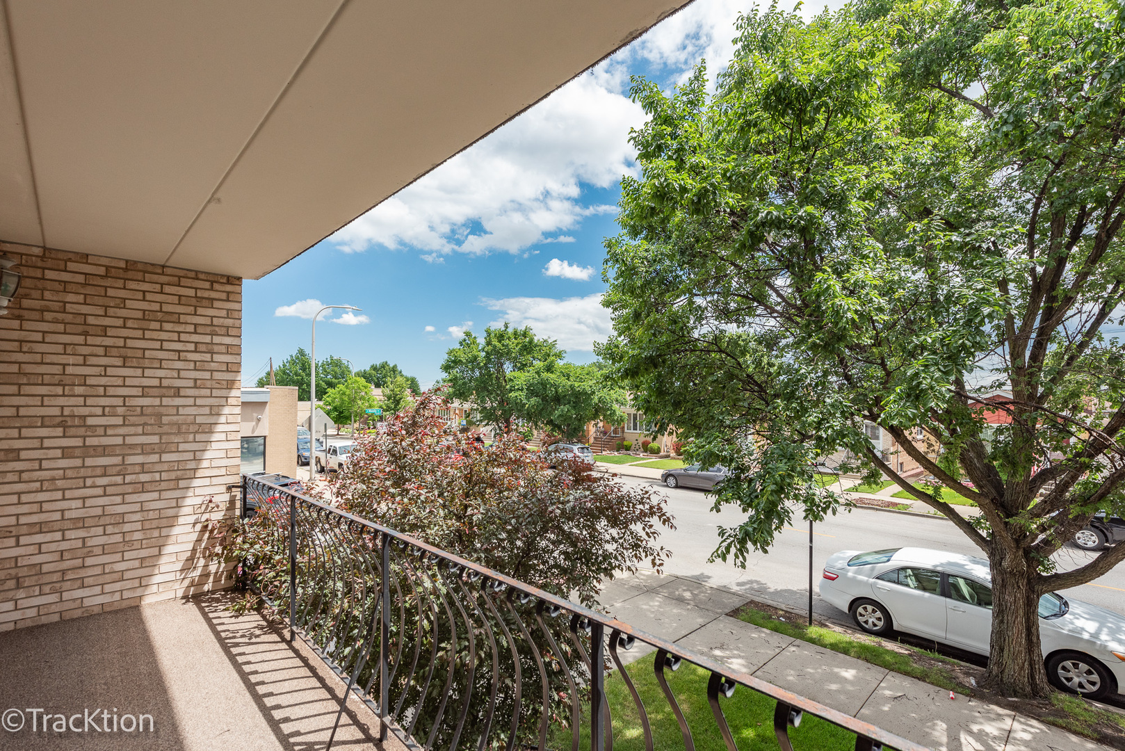 6136 W 63rd Street Unit: 2E