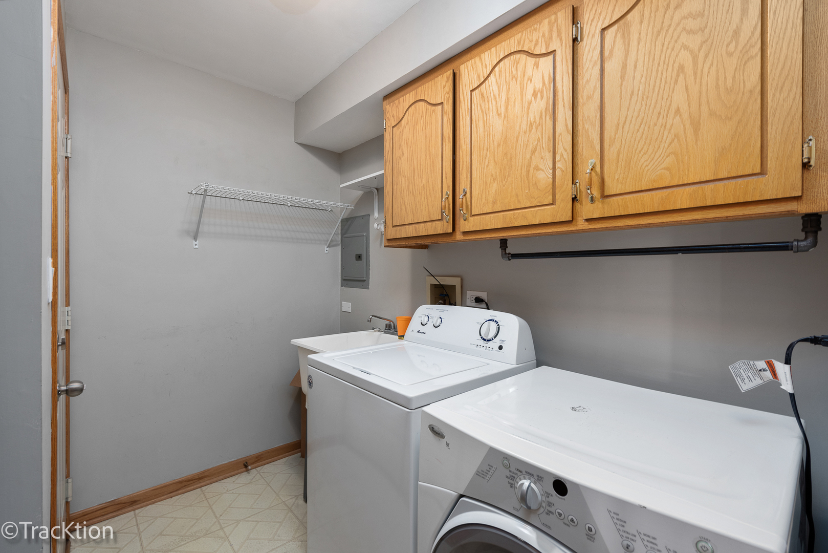 6136 W 63rd Street Unit: 2E