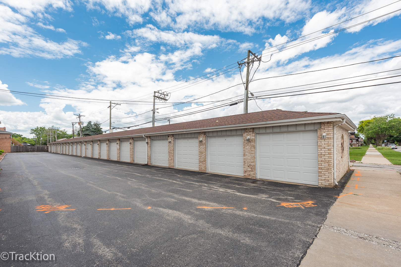 6136 W 63rd Street Unit: 2E