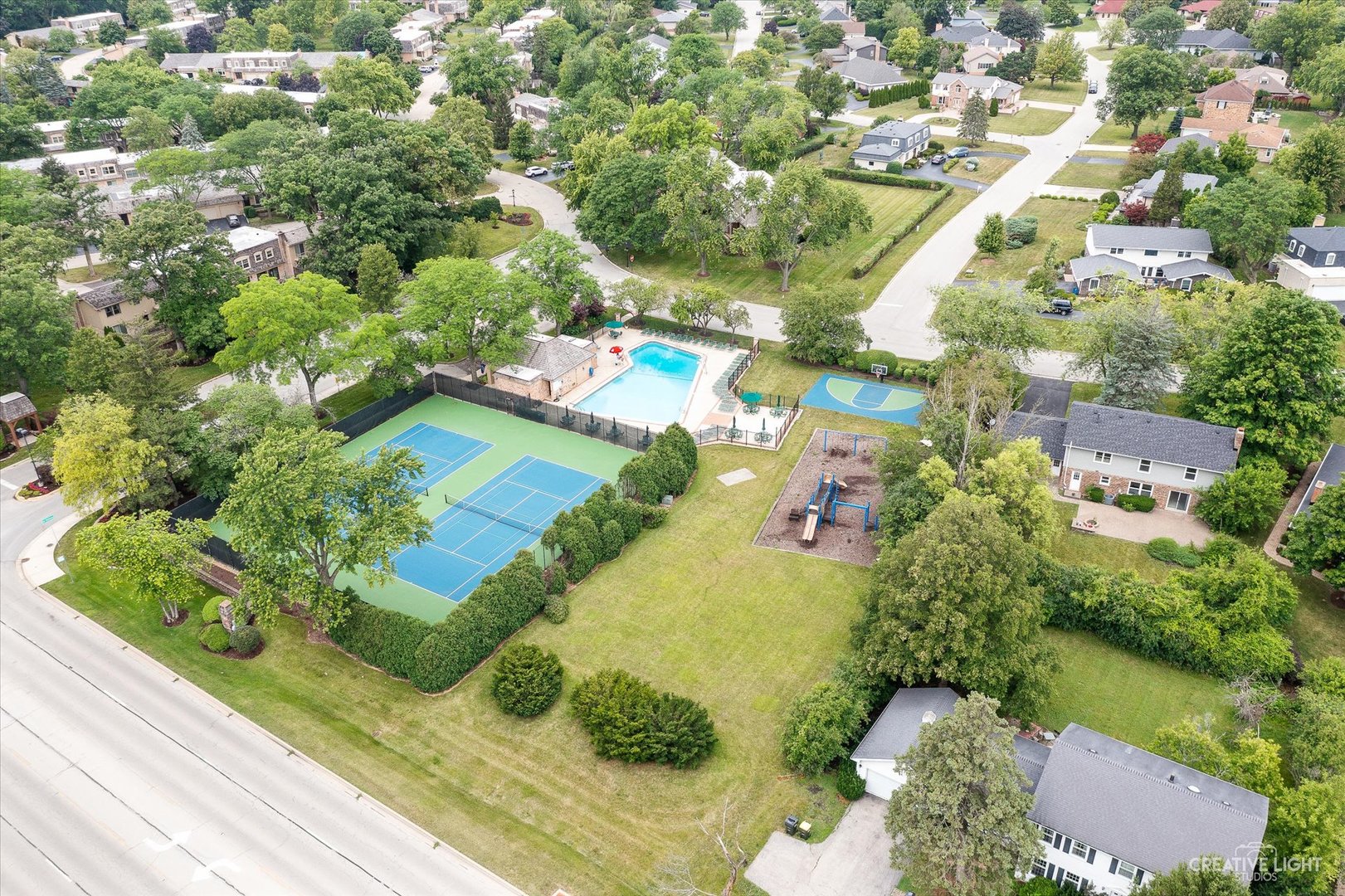 19W079 Avenue Barbizon