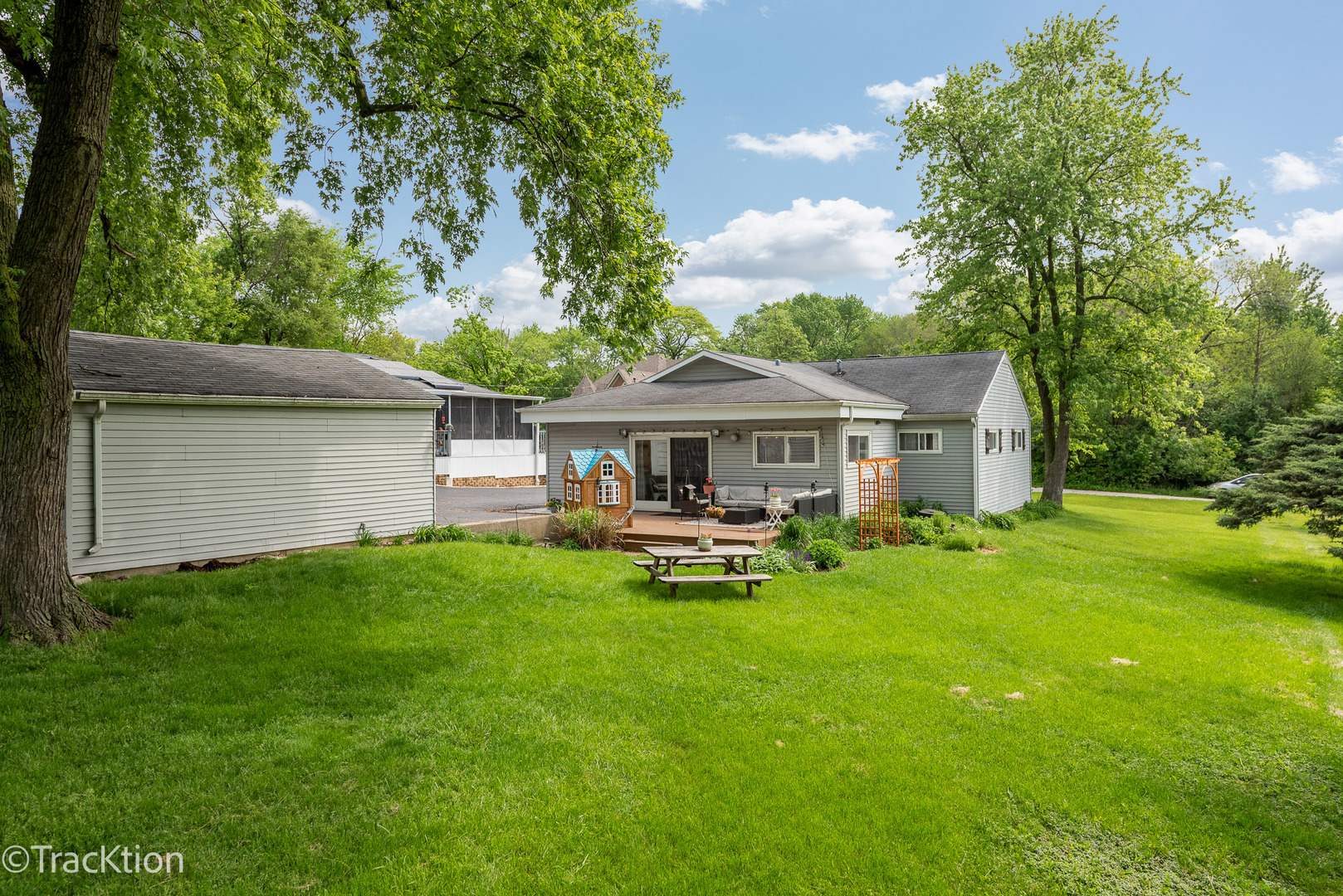 10S450 Ruth Drive