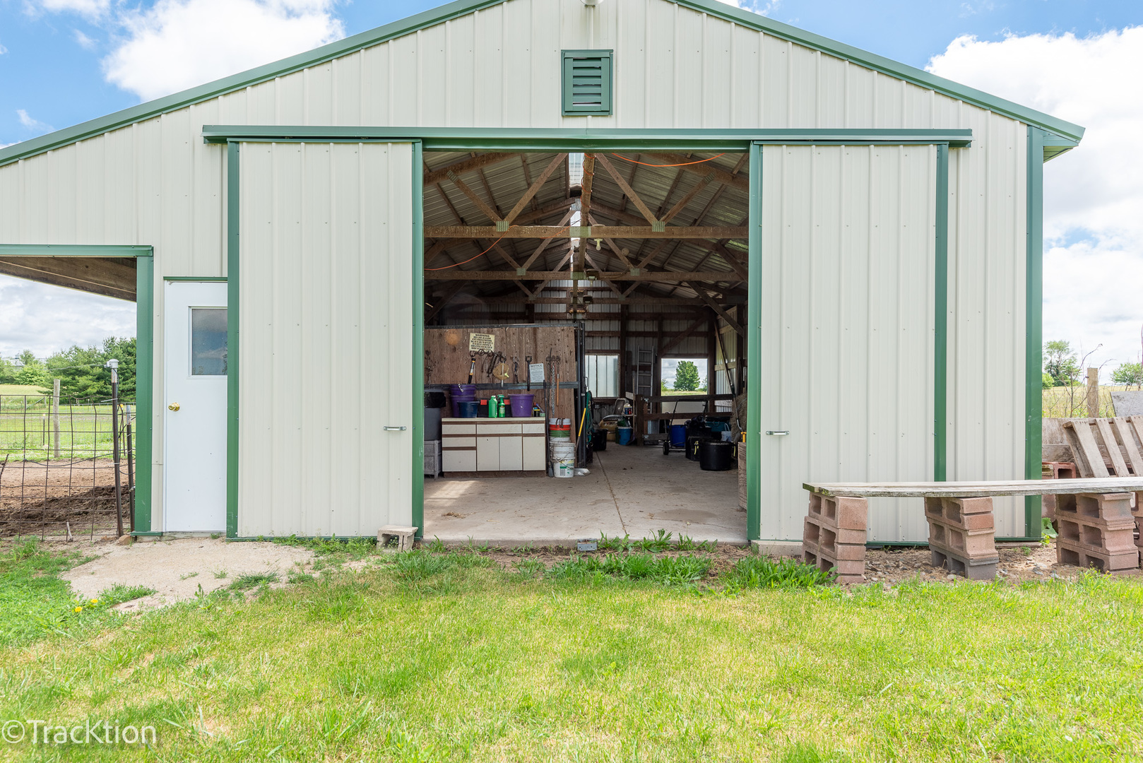 894 MOFFET Road
