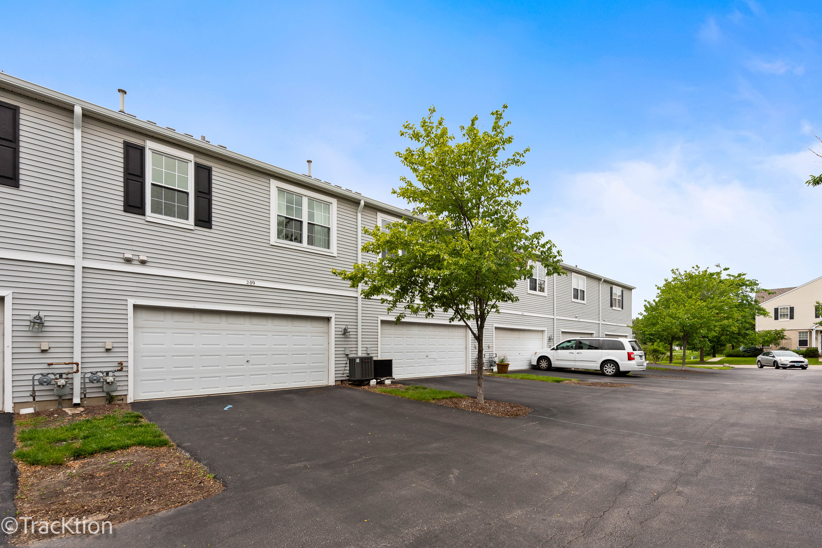 209 Springbrook Trail S