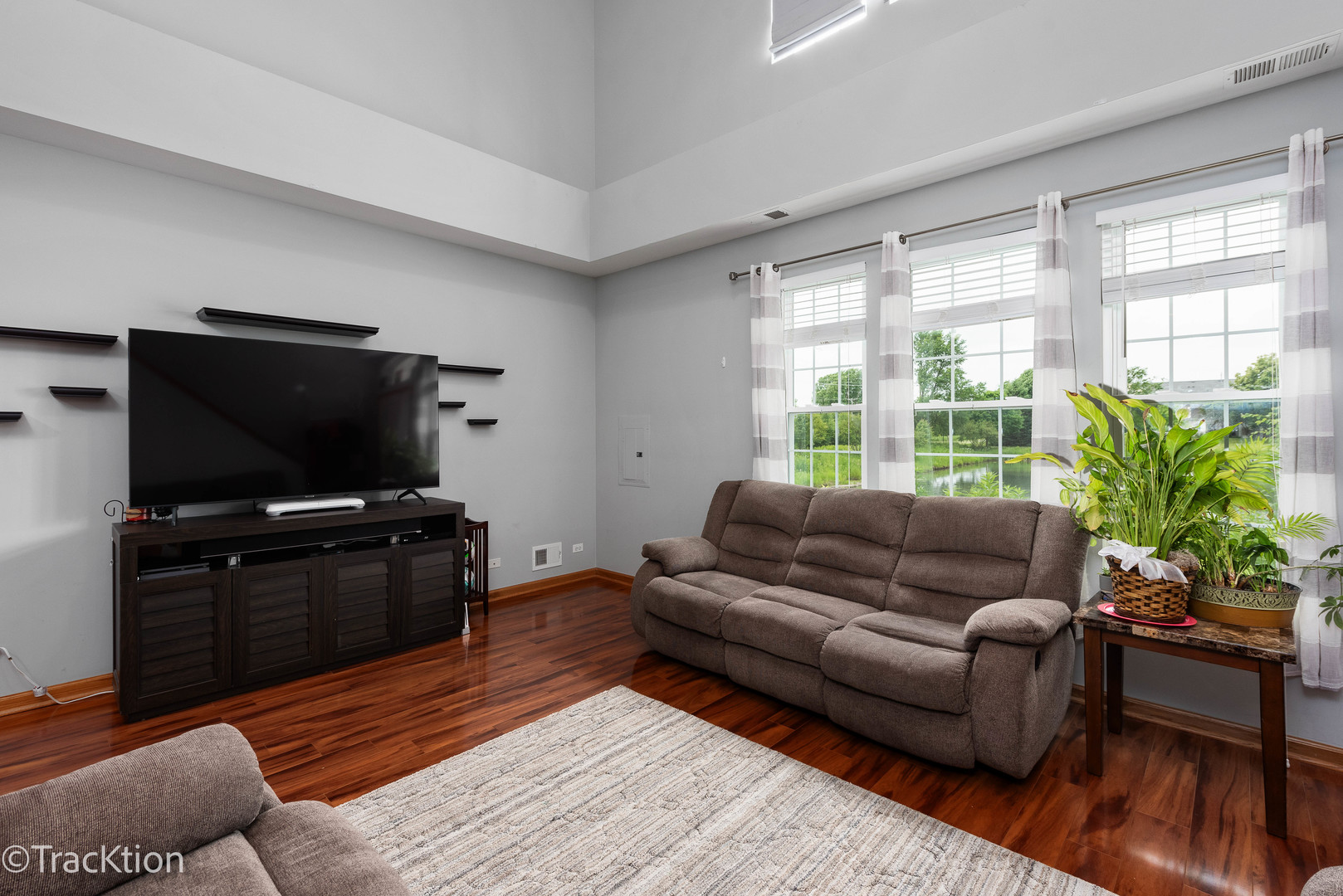 209 Springbrook Trail S