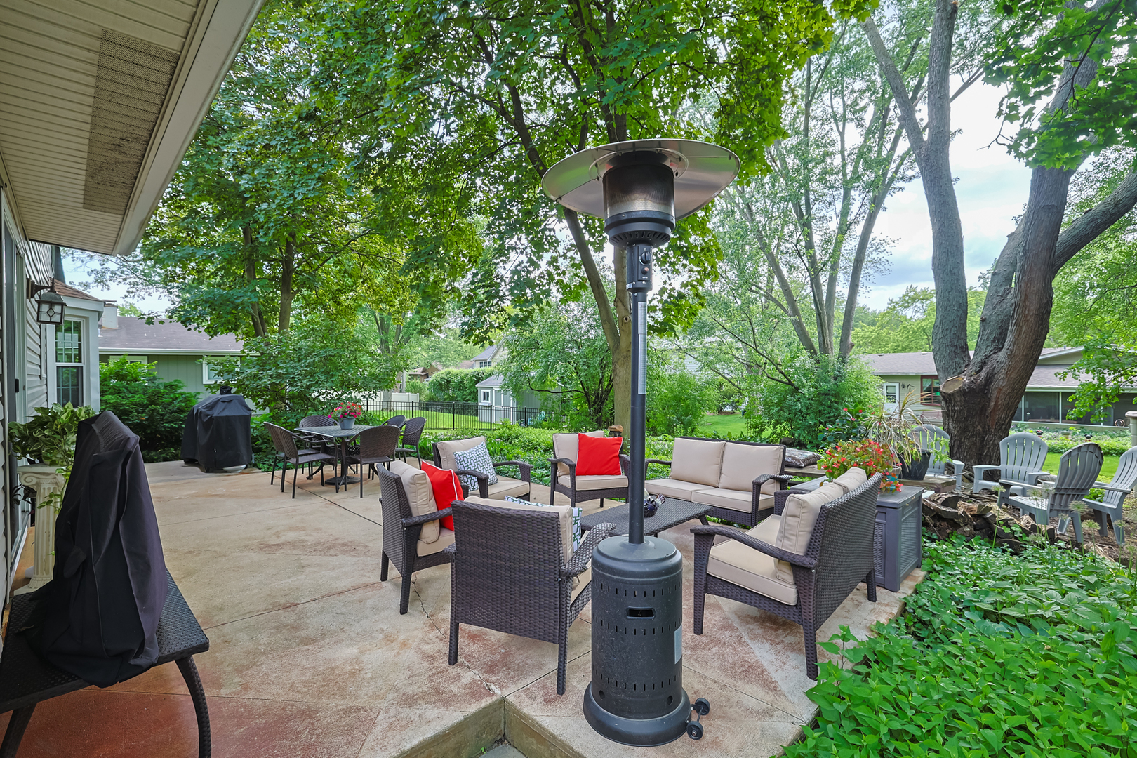 5834 Queens Cove