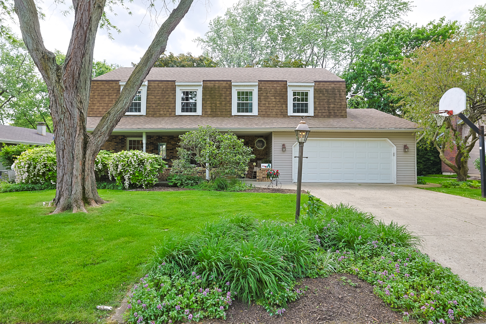5834 Queens Cove
