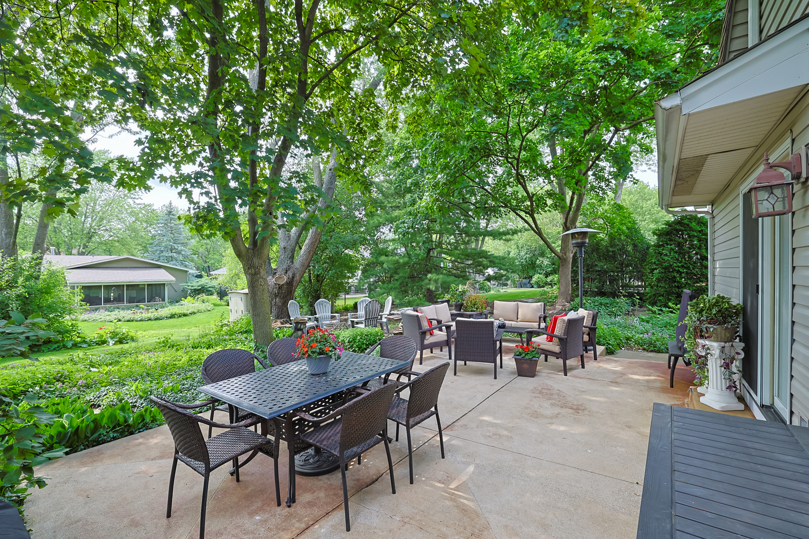 5834 Queens Cove