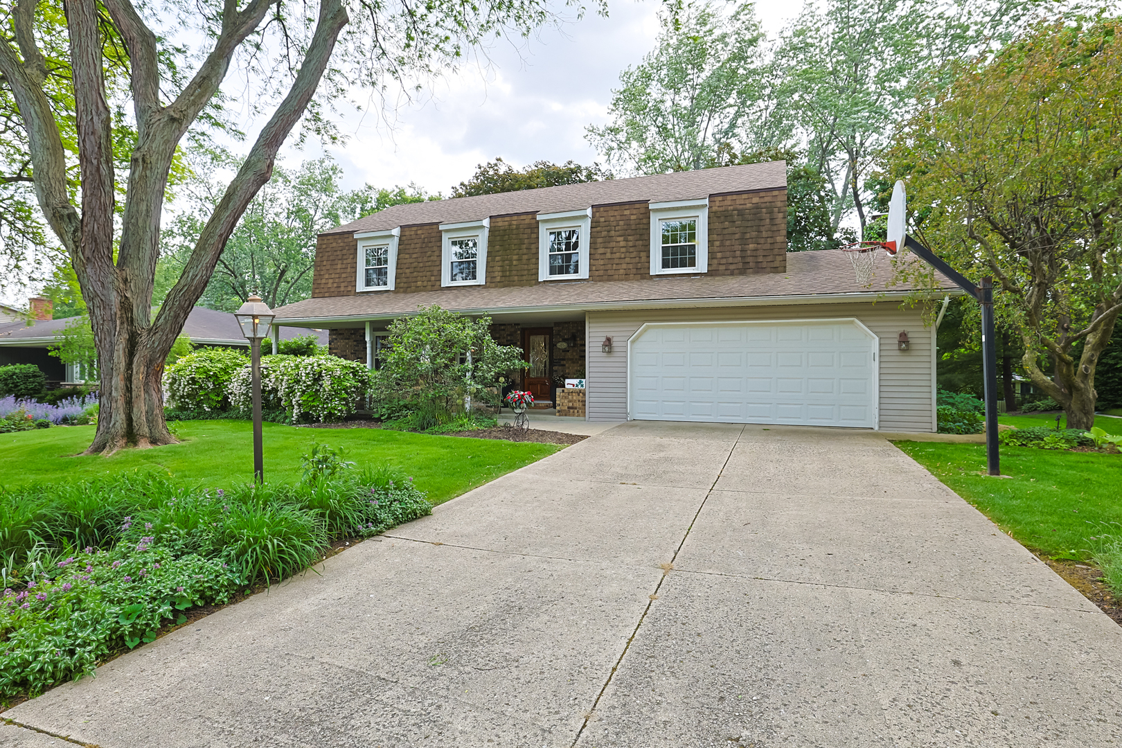 5834 Queens Cove