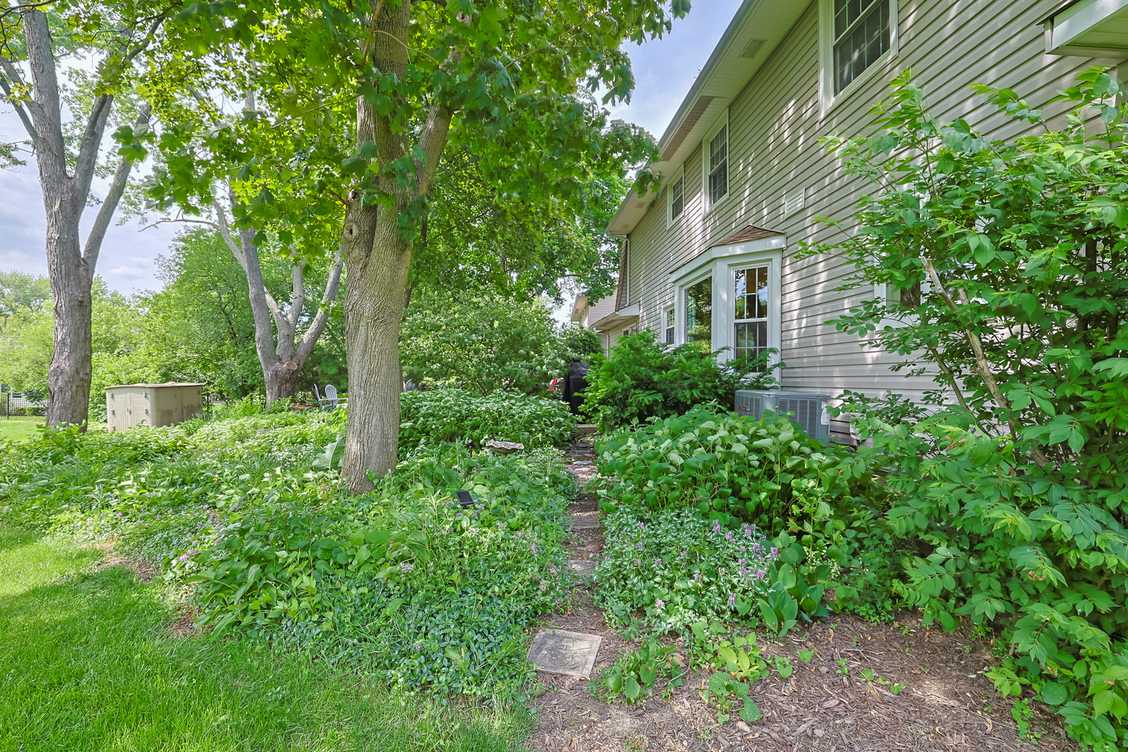 5834 Queens Cove