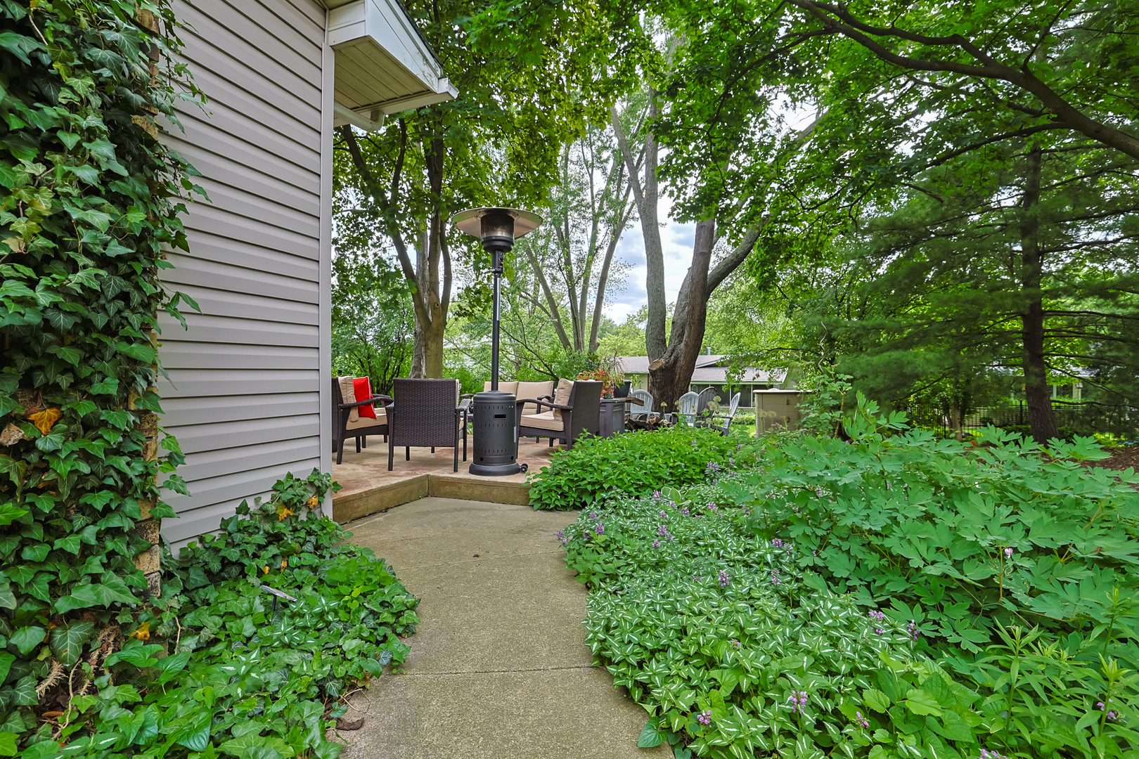 5834 Queens Cove