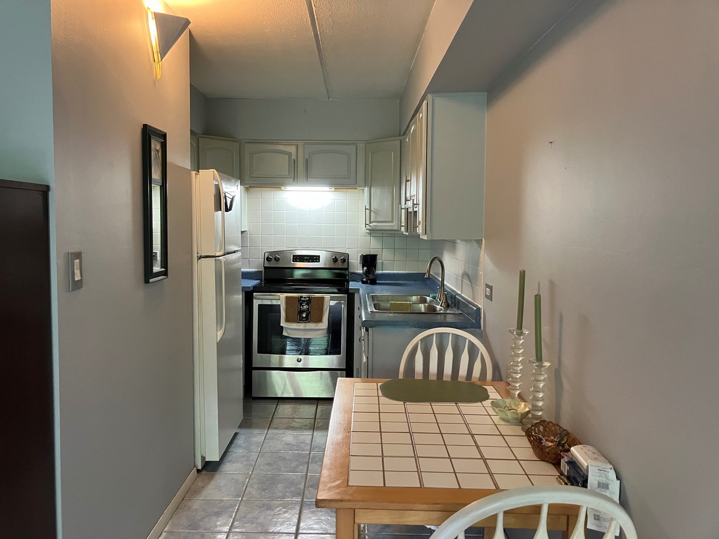 5125 Blodgett Avenue Unit: 318
