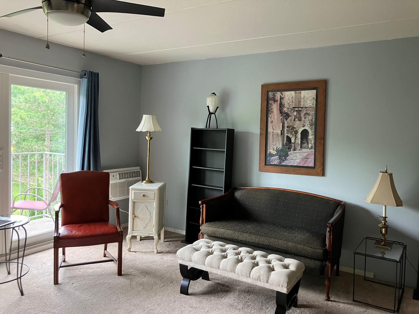 5125 Blodgett Avenue Unit: 318