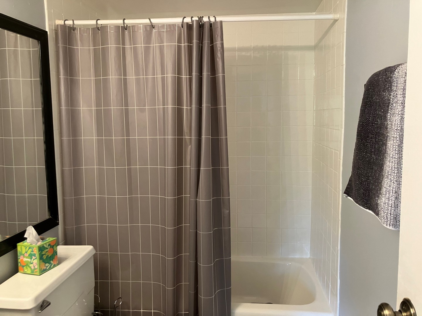 5125 Blodgett Avenue Unit: 318
