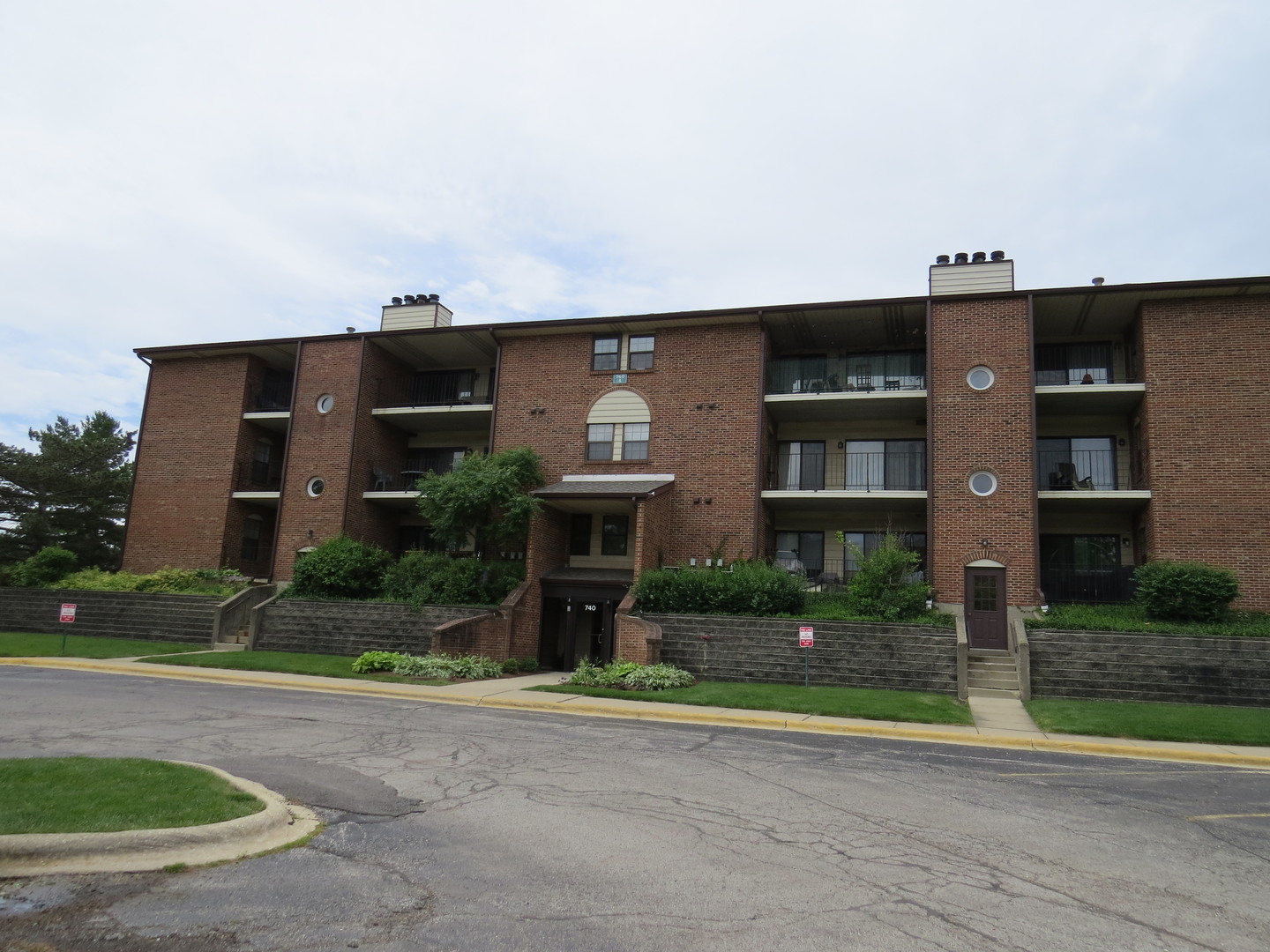 740 Weidner Road Unit: 302