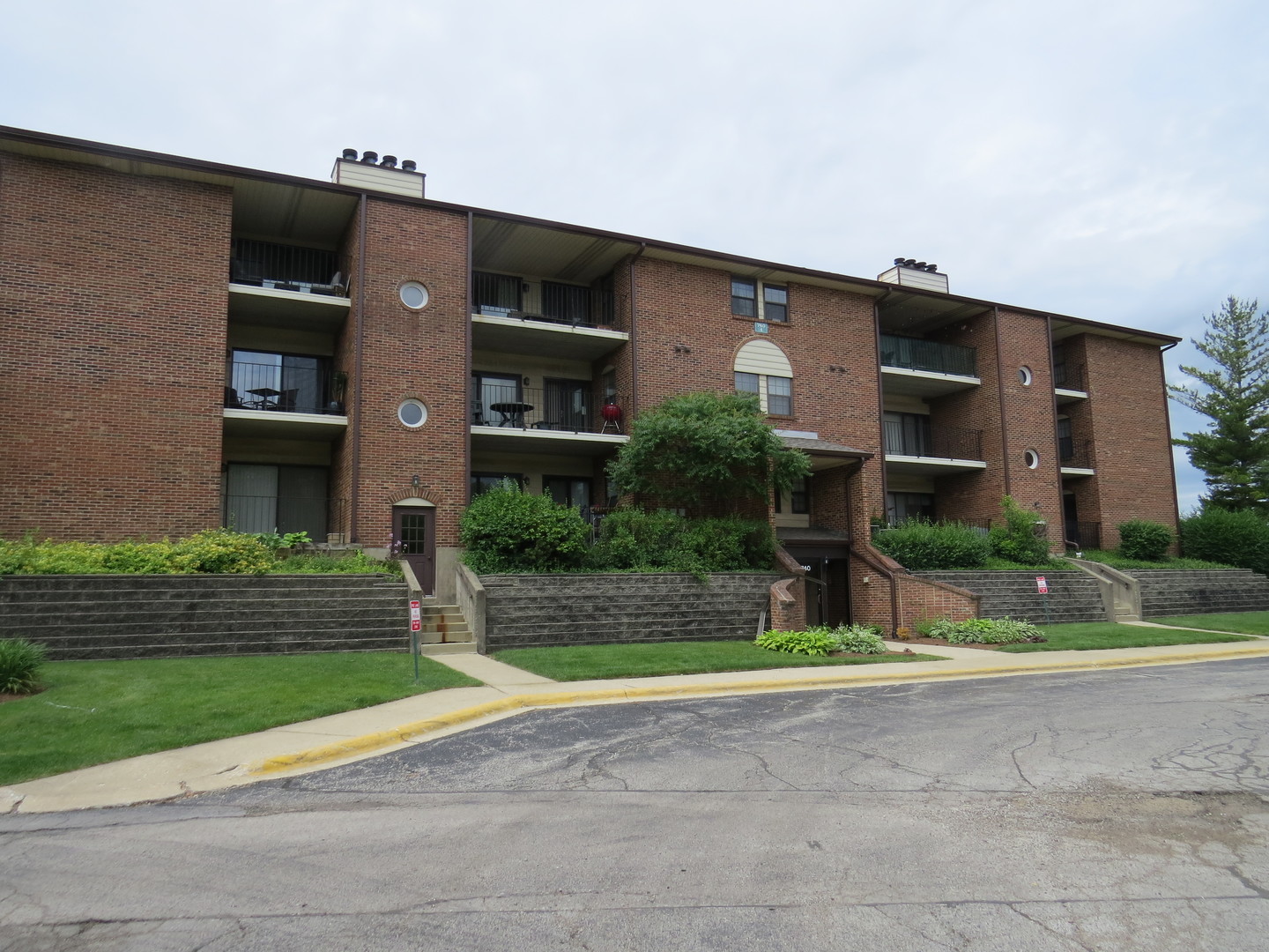 740 Weidner Road Unit: 302