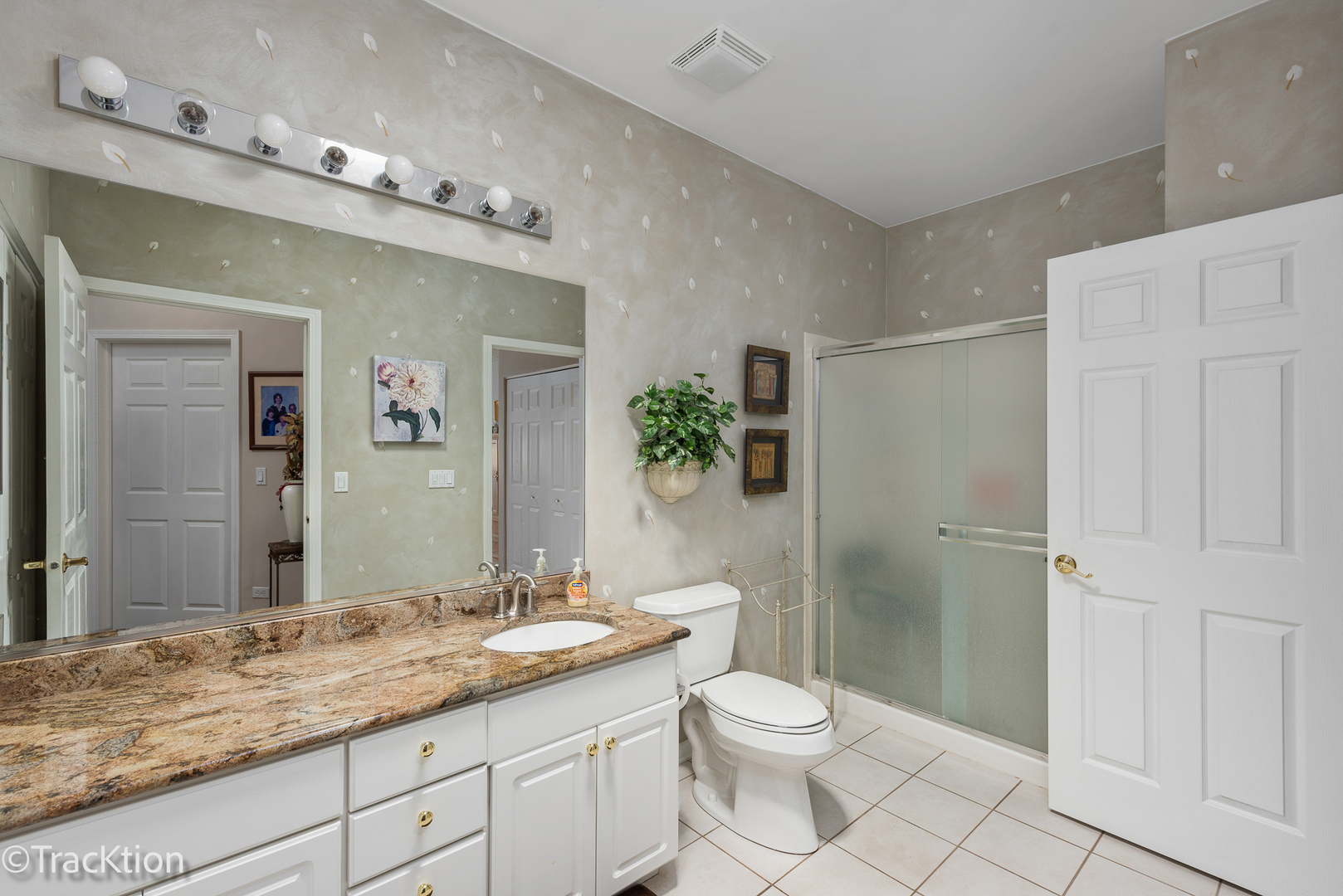20904 W Chinaberry Court