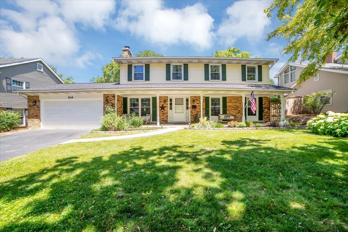 916 Stratford Lane