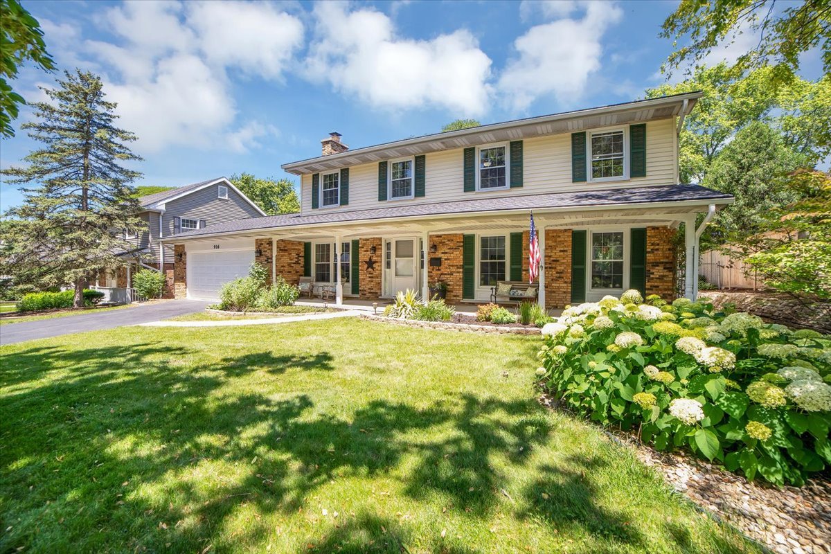 916 Stratford Lane