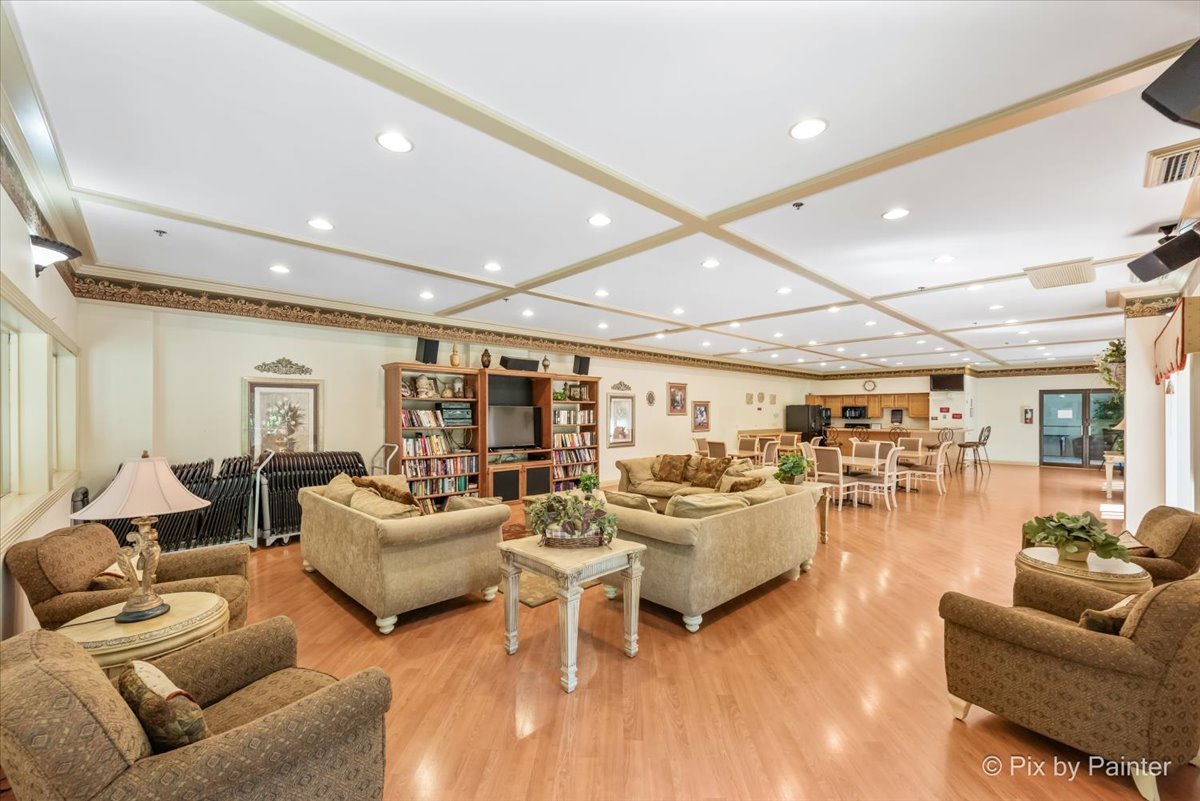 1 Bloomingdale Place Unit: 601