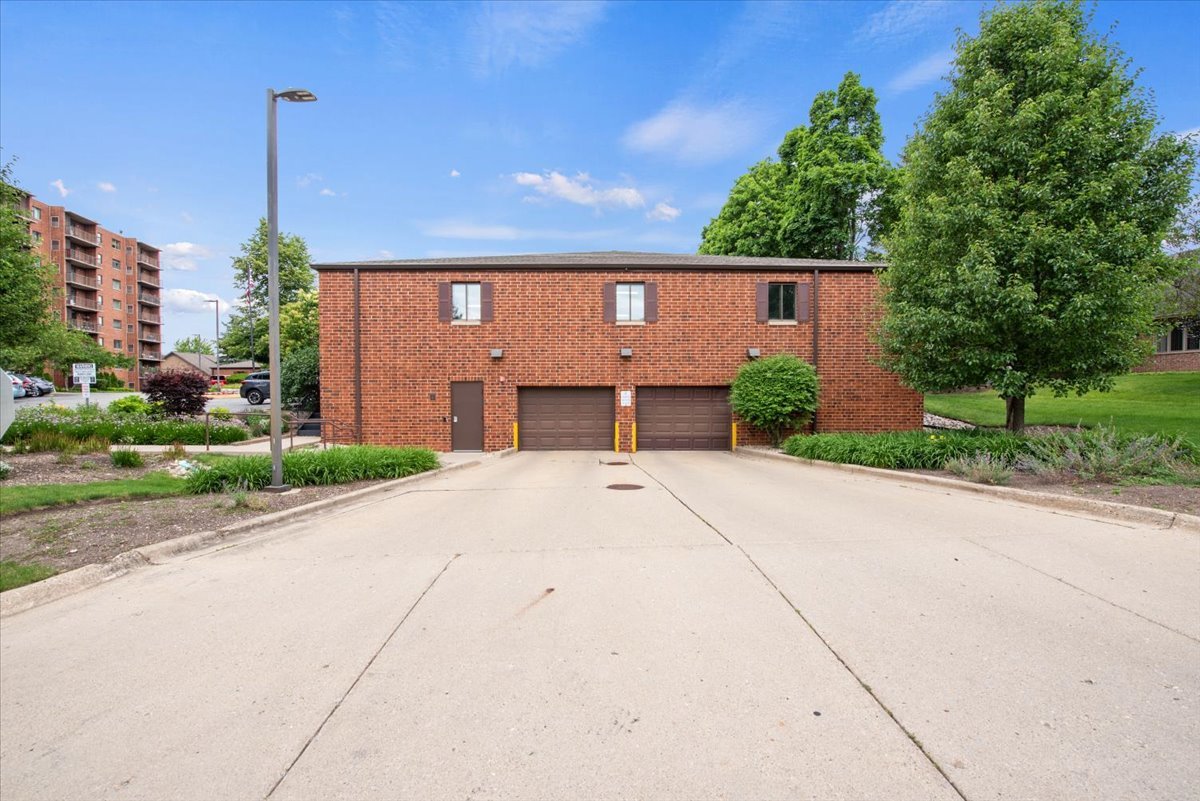 1 Bloomingdale Place Unit: 601