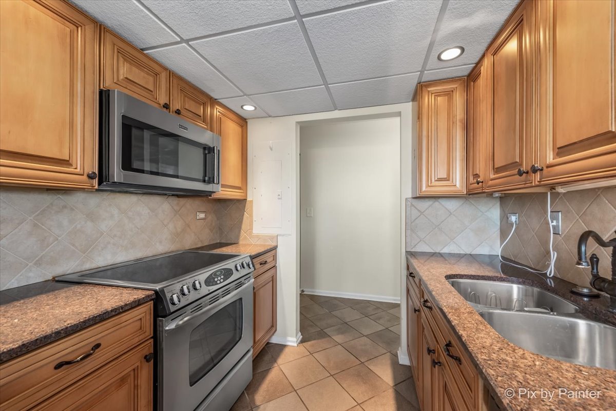 1 Bloomingdale Place Unit: 601