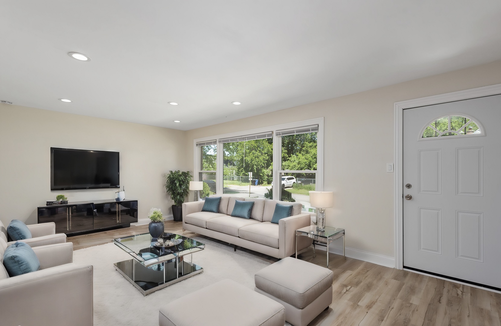 1105 W 123rd Street