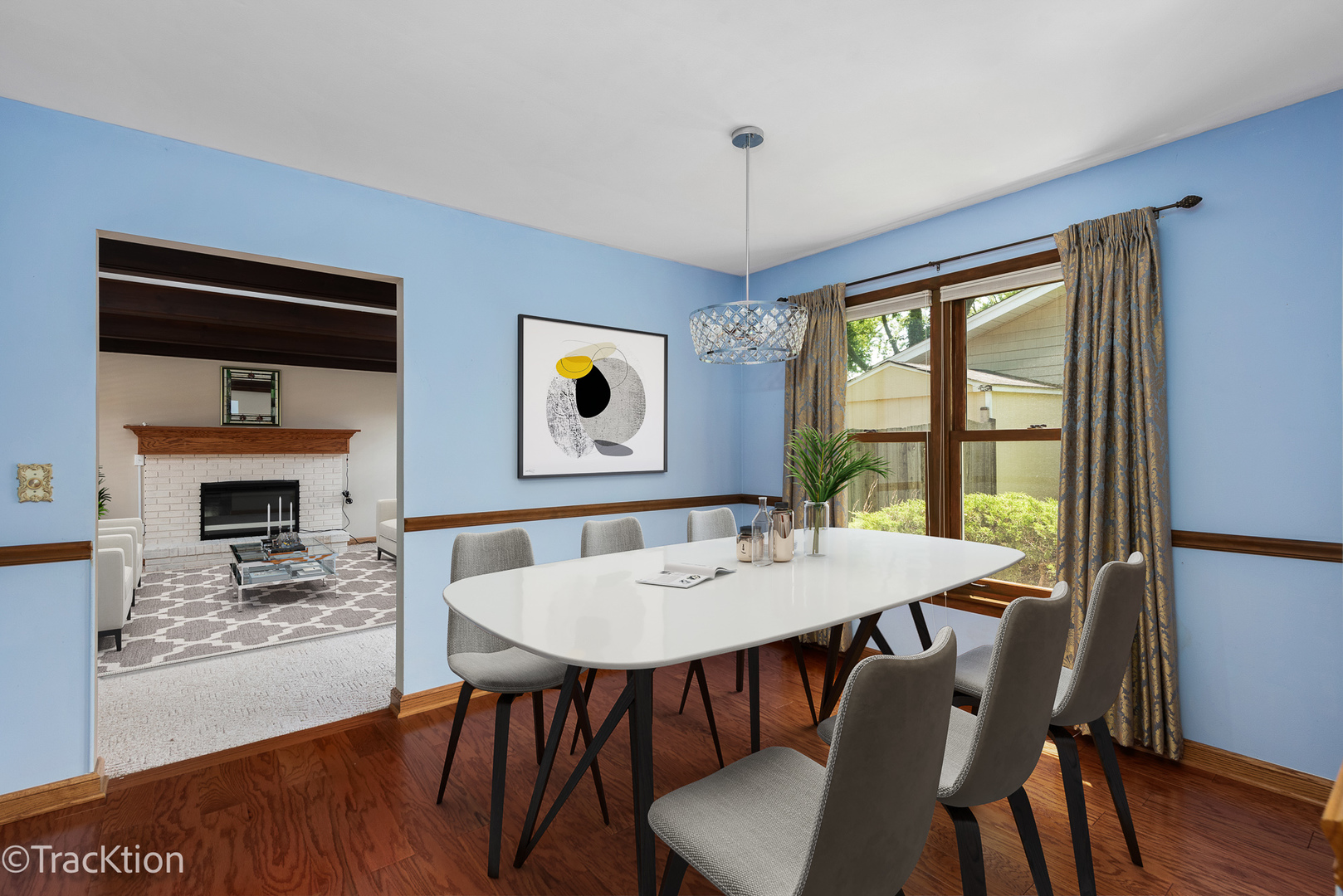 2S661 Devonshire Lane