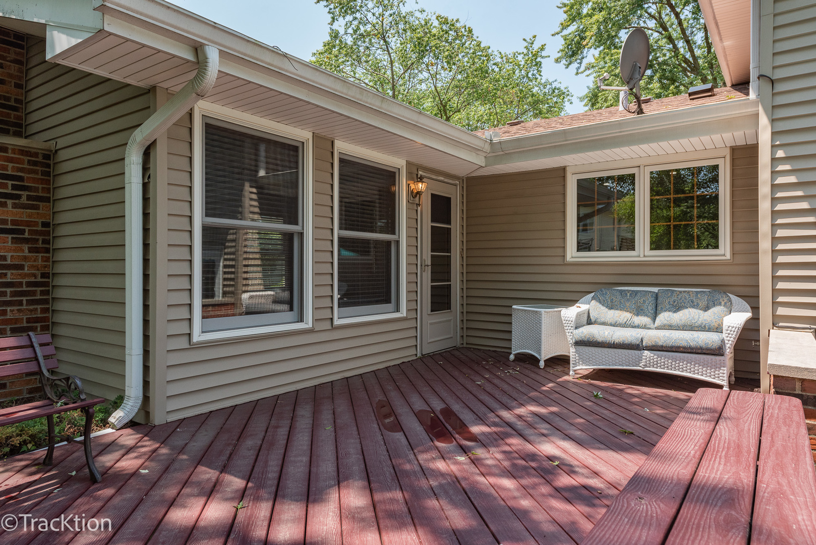2S661 Devonshire Lane