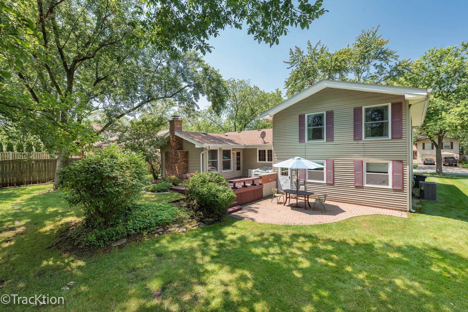 2S661 Devonshire Lane