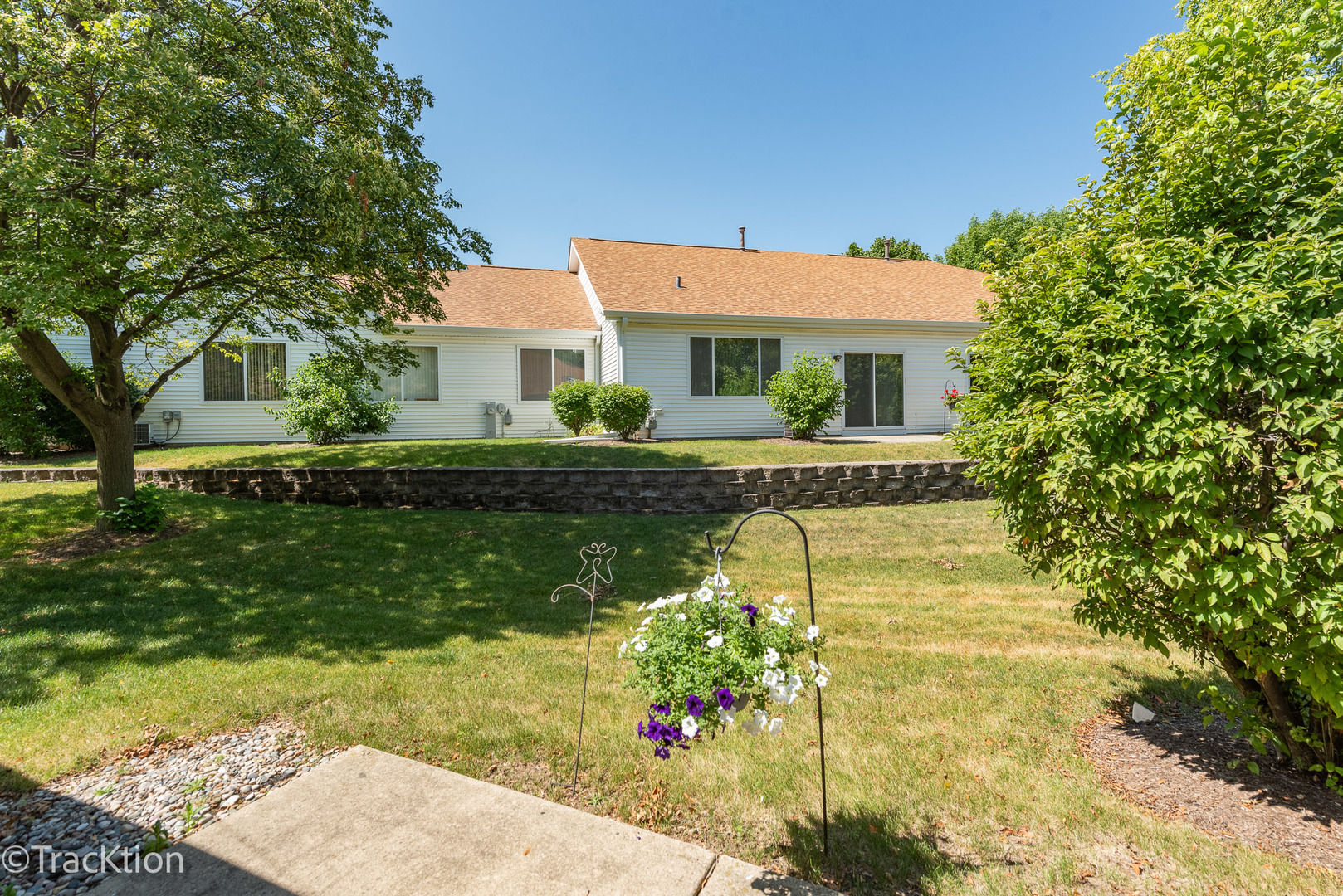 21337 W Juniper Lane