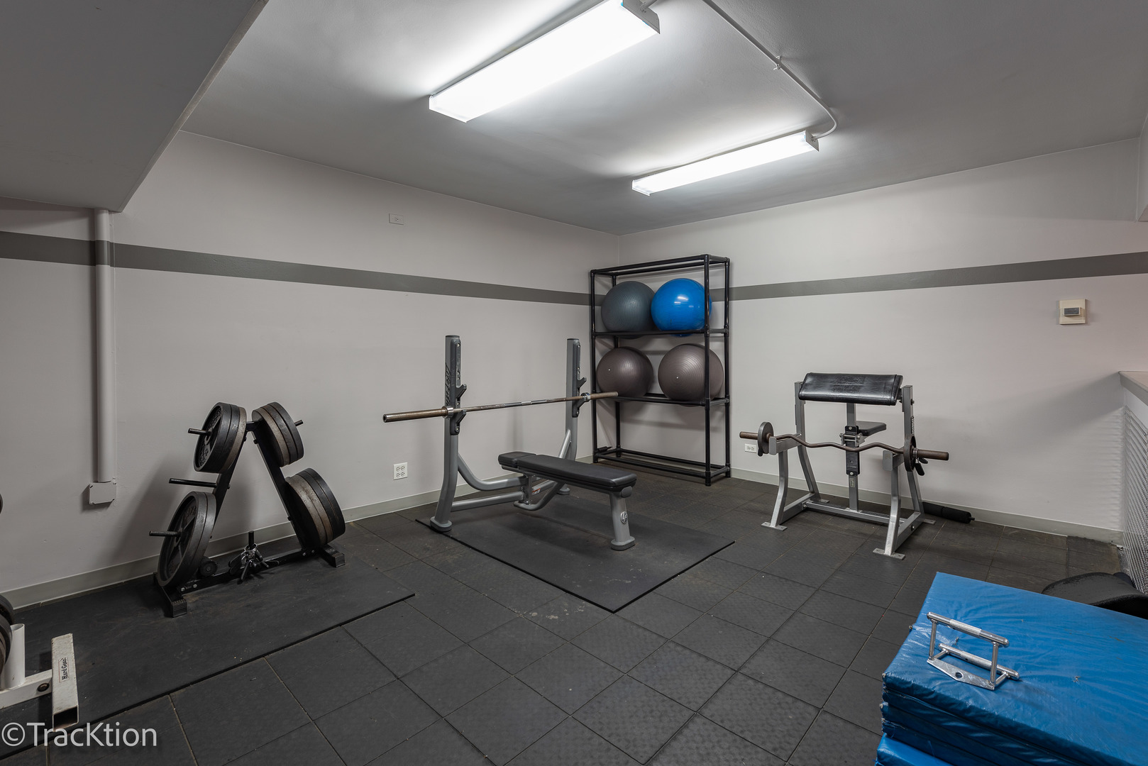 6301 N SHERIDAN Road Unit: 22L