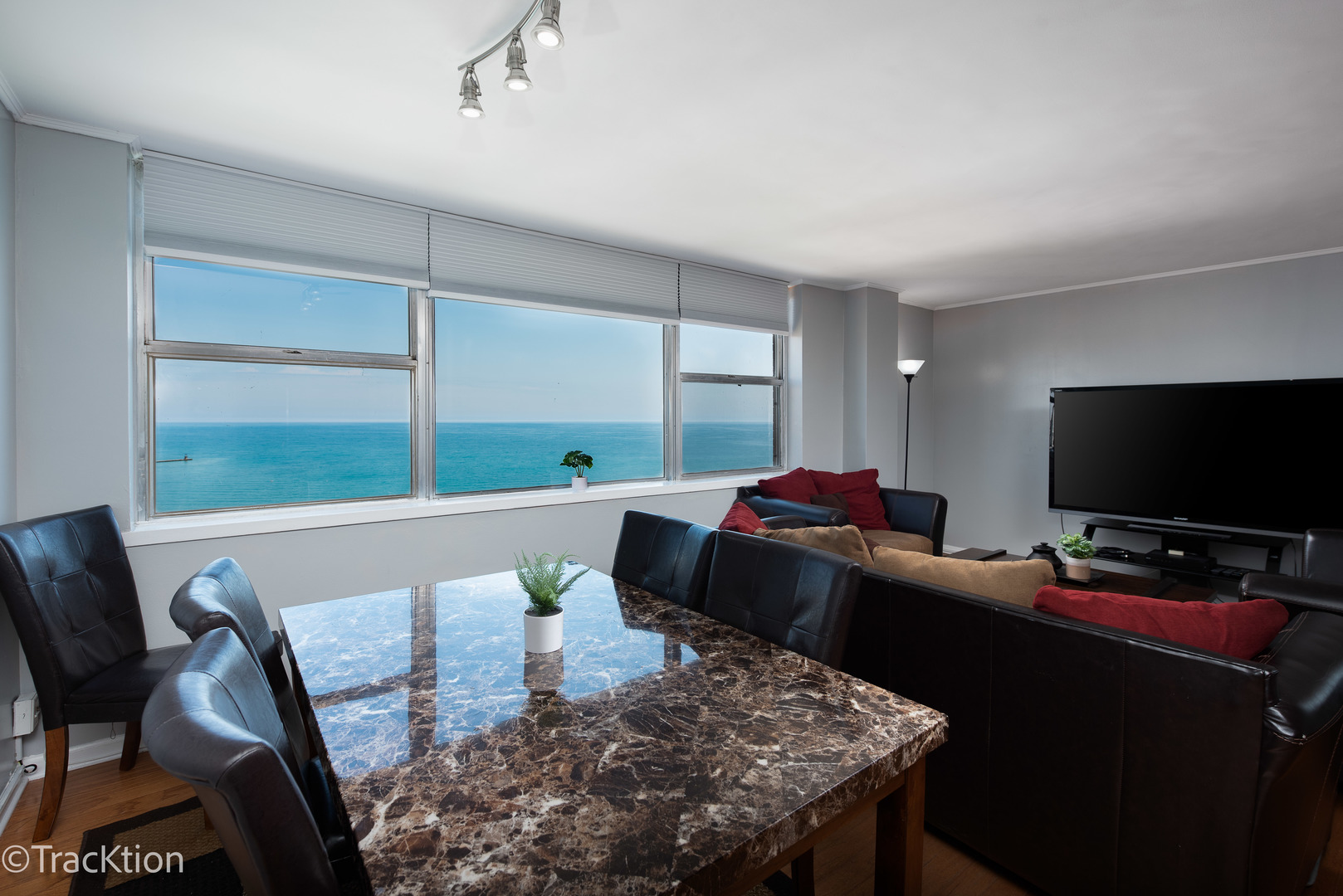 6301 N SHERIDAN Road Unit: 22L