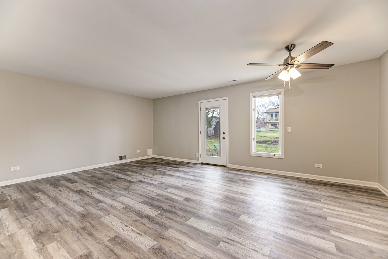 843 Summit Lane