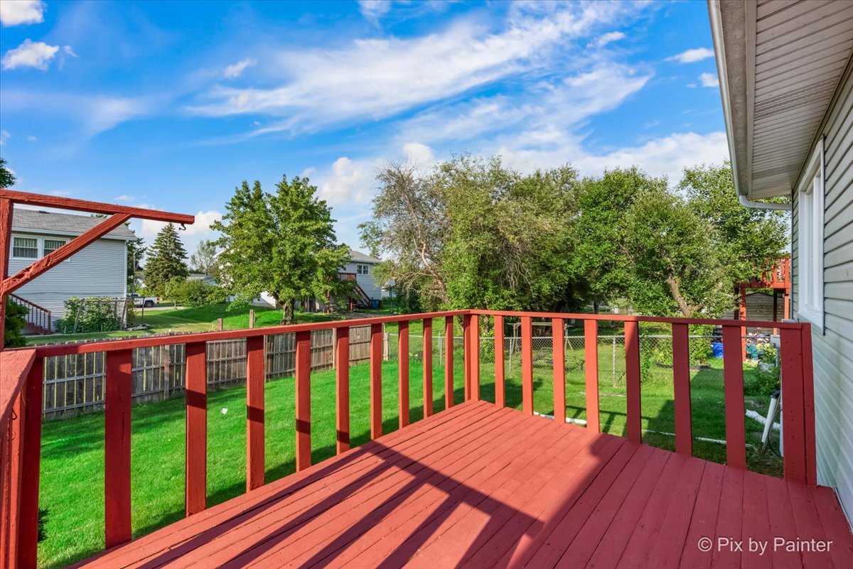 134 W Schubert Avenue
