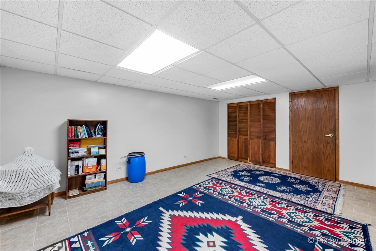 134 W Schubert Avenue
