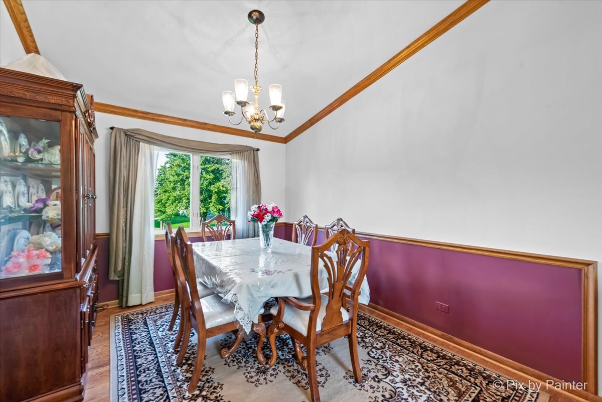 134 W Schubert Avenue