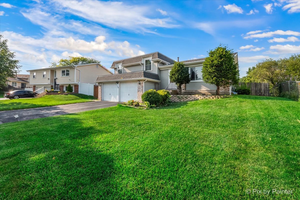 134 W Schubert Avenue