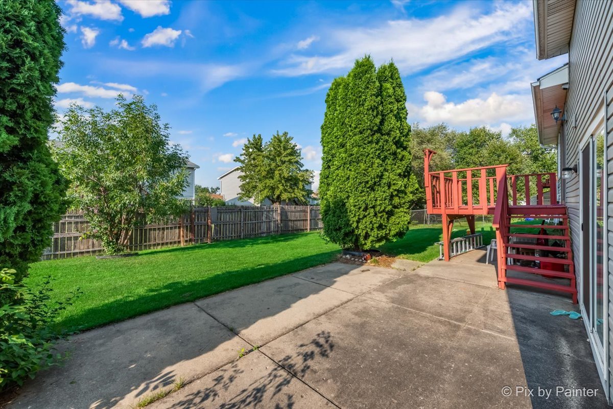 134 W Schubert Avenue