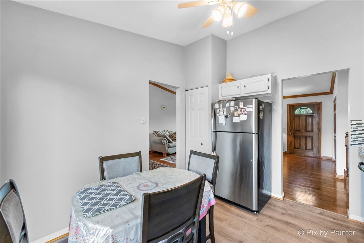 134 W Schubert Avenue