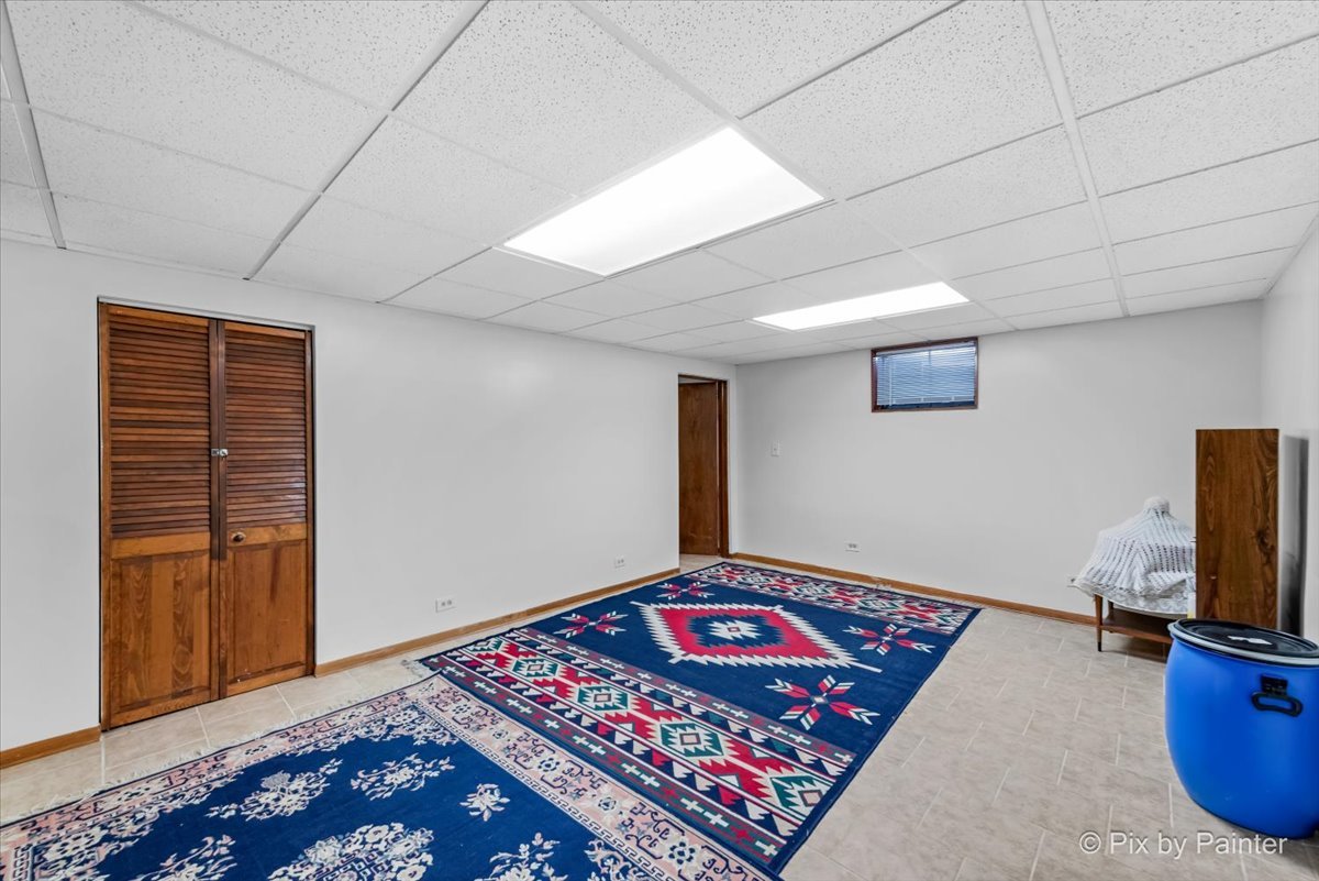 134 W Schubert Avenue