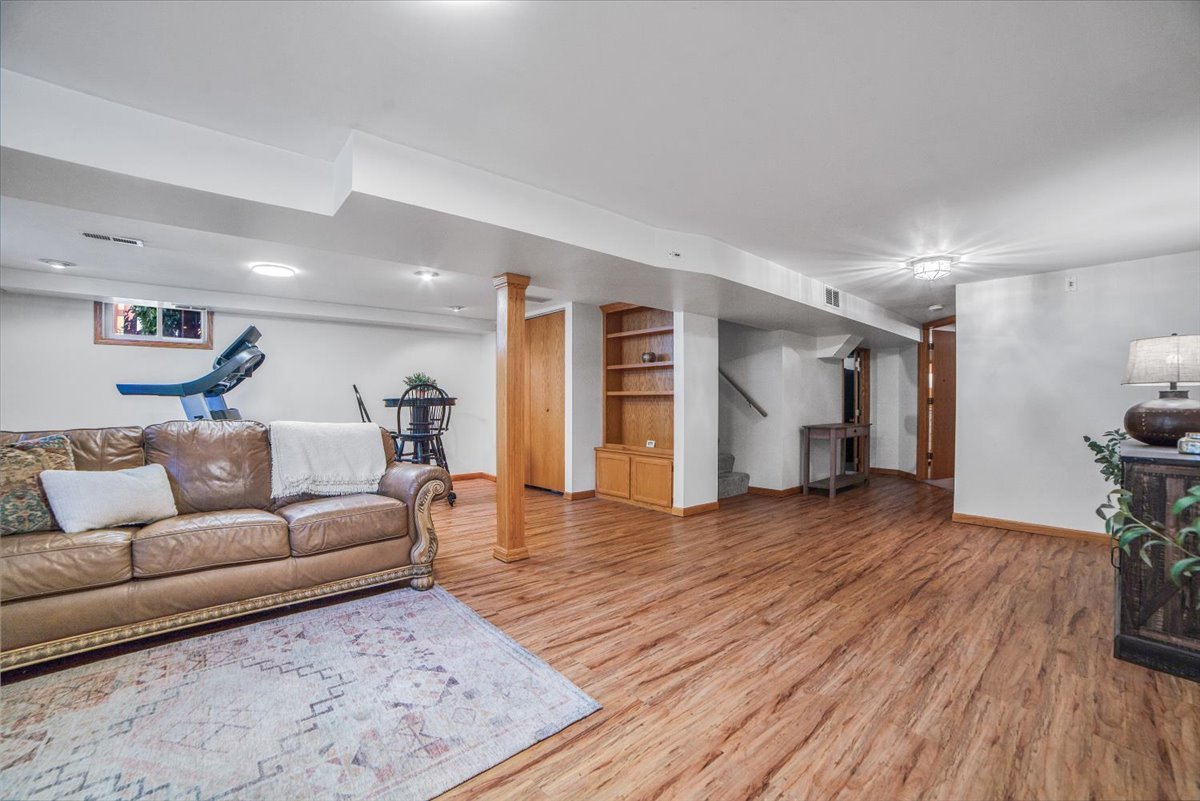 5601 Aubrey Terrace