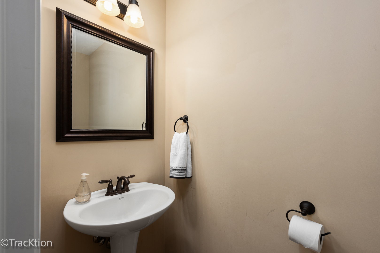 922 WARREN Avenue Unit: 101