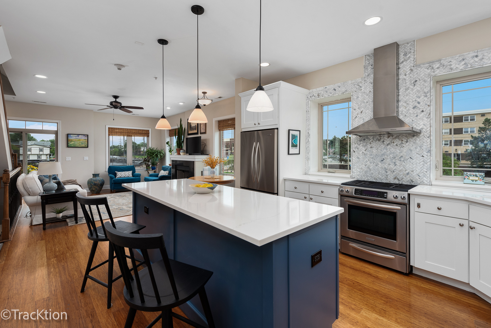 922 WARREN Avenue Unit: 101